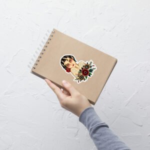 Autocollant Pin Up tatouée - Le Style 100% Traditionnel Garanti